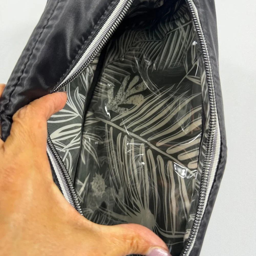 Lug Bunker Toiletry Bag Black Quilted Diamond Travel Cosmetic Case NEW